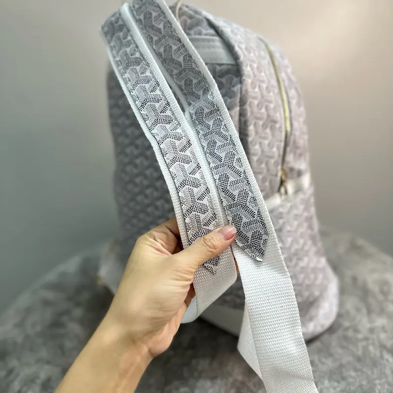 Balo thời trang đi học màu trắng hoạ tiết lạ mắt size 32x40x15 Đeo Vai Da 4