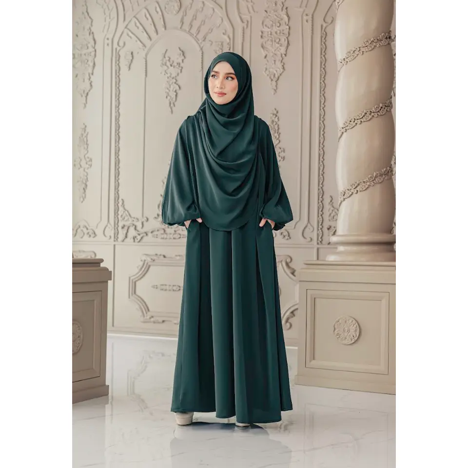 Warda Khimar Umrah Set in Forest Green