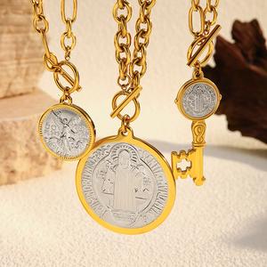 ヨーロッパとアメリカの新しいしいしいファッションインエンジェルコインキースタイルエッジ 18k ゴールドメッキステンレススチールネックレス