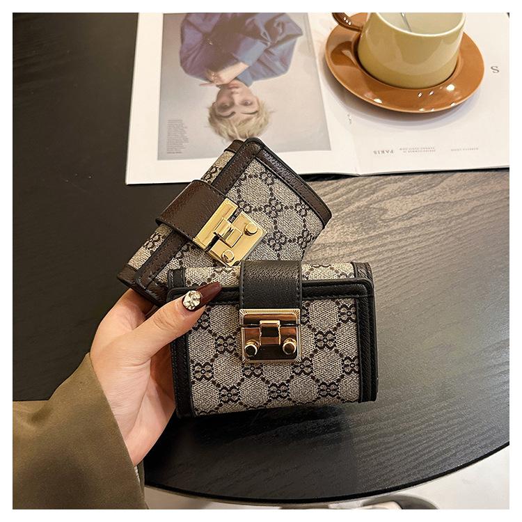 Product Introduction of Ladies' Short, High Appearance, Multi Slot, Three Fold Buckle, Hand-held Long Wallet 14