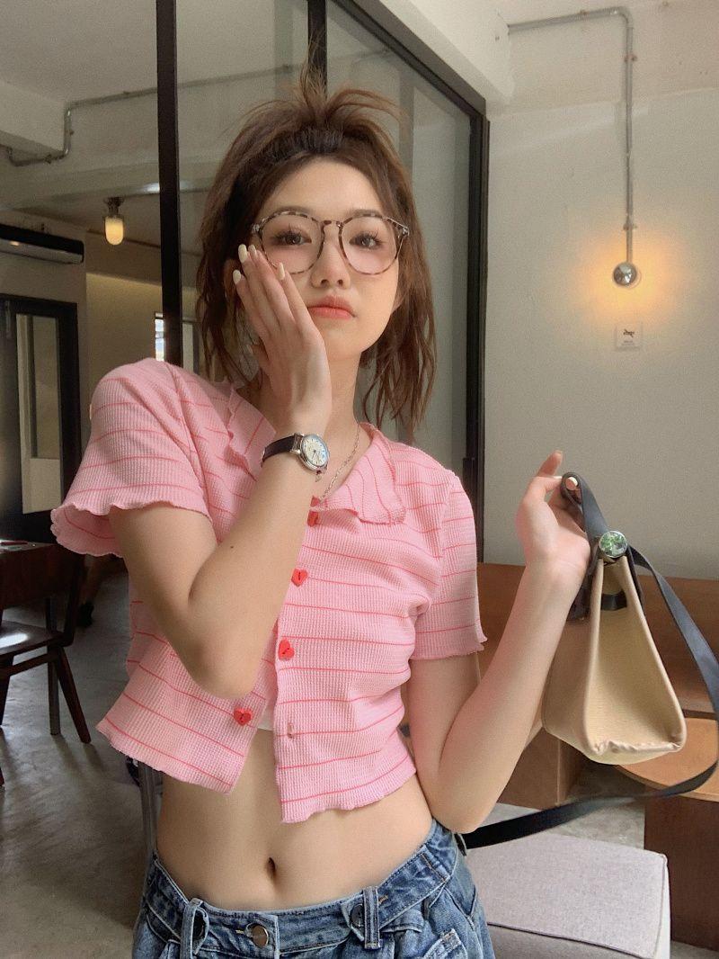 Product Introduction of Áo Cardigan Dệt Kim, Ngắn Tay, Sọc Hồng Cổ Chữ V, Dành Cho Nữ, Mỏng Và Thích Hợp Cho Mùa Hè, Thiết Kế Đẹp, Vừa Vặn Độc Đáo, Áo Cô Gái Nóng Bỏng 13