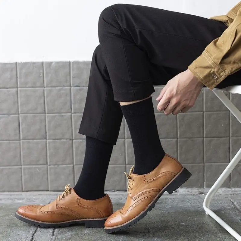 Tất/ vớ nam đen trơn cổ cao dùng đi giày tây công sở, cao 24-27cm. Hàng Muji Xuất Nhật chất cotton thoáng khí Menswear