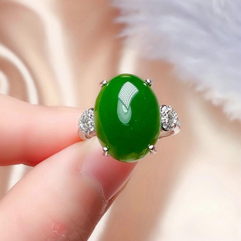 Product Introduction of Vintage goose egg-shaped imitation Hetian jade green jade ring for women 2