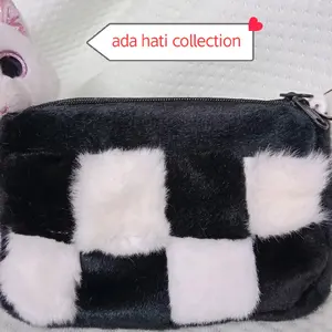 tas kosmetik, tas bulu, dompet hp