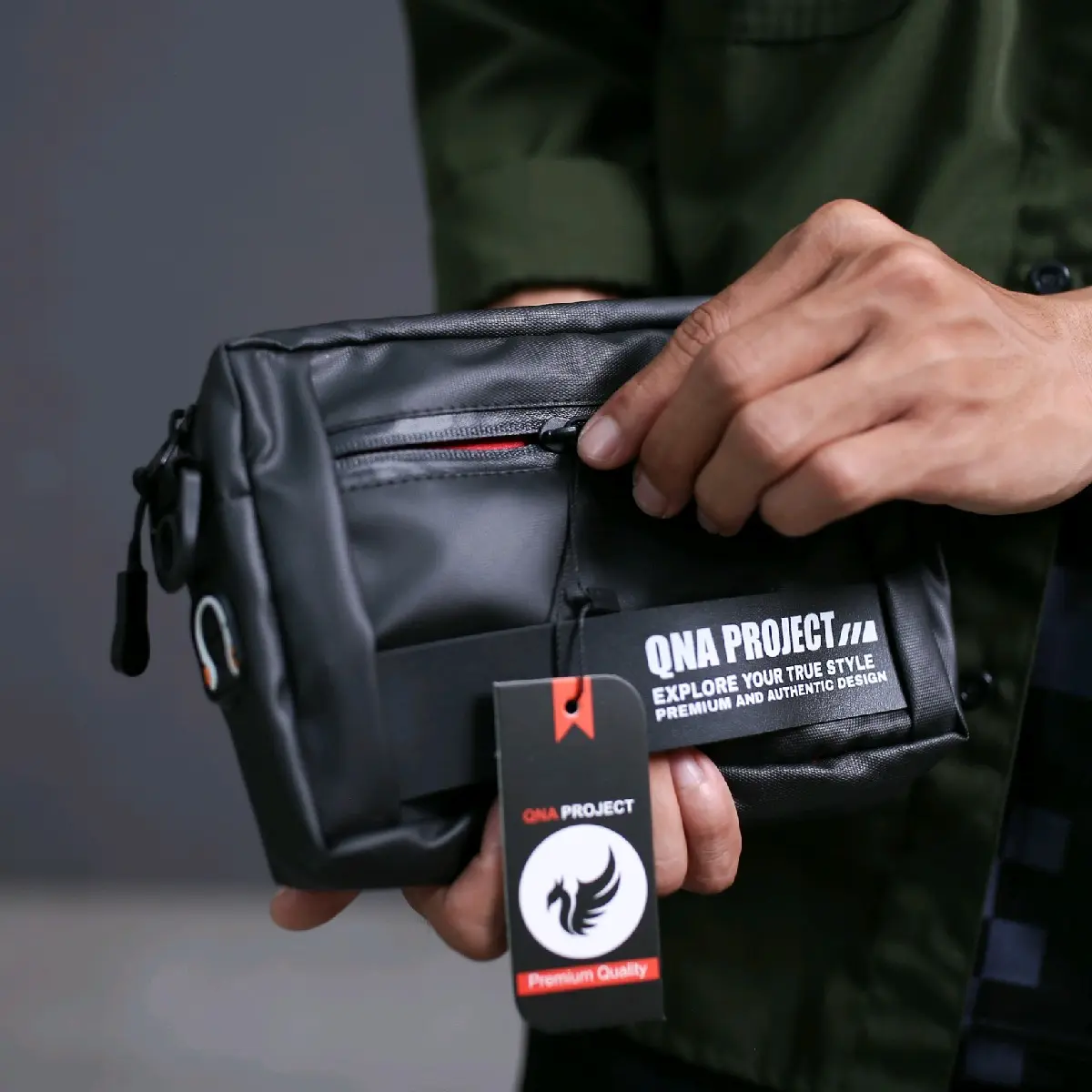 QNA PROJECT - Kepler Clutch Bag - Pouch Pria Wanita Tas Selempang Hand Bag Sling Bag Shoulder Bag - Waterproof - Hitam