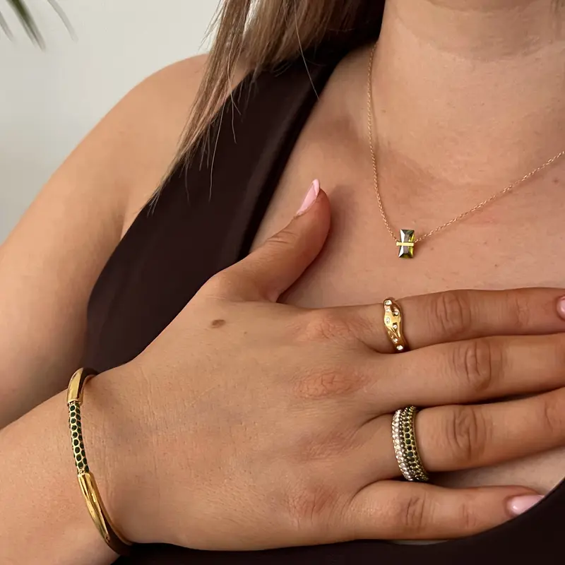 GLOWYBYCHLOE x VINX Elaine Necklace 3