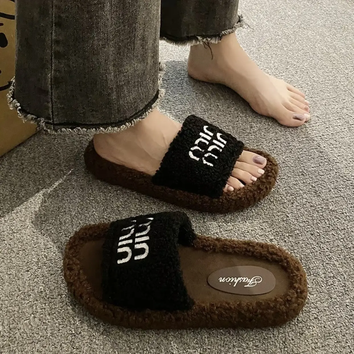 SUSU-225【MINI】-dép lÃng nỮ Min Min mÃu moi2025, dép lót lÃng di trong nhà dé bêt sang chÃnh dép  nàng dép  lông