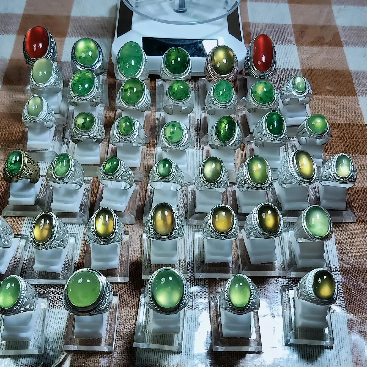Batu cincin naturald idocrase