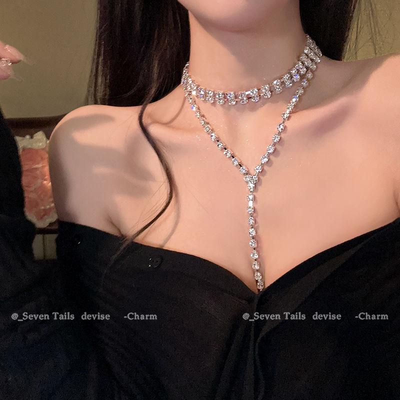 Product Introduction of Diamond-Embedded Square Tassel Necklace Affordable Luxury Fashion Design Clavicle Chain Temperament Wild Necklace Accessories 5