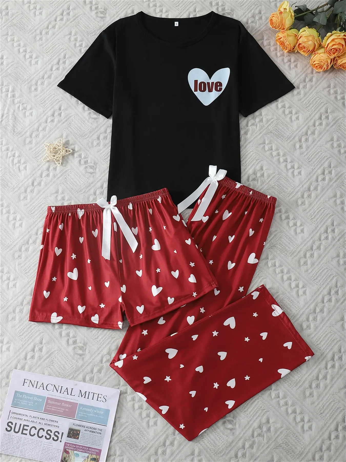 Three-Piece Set Women's Heart & Letter Print Pyjama Set, Casual Comfy Short Sleeve T-shirt & Shorts & Pants Pajama Set, Ladies Sleepwear for All Seasons