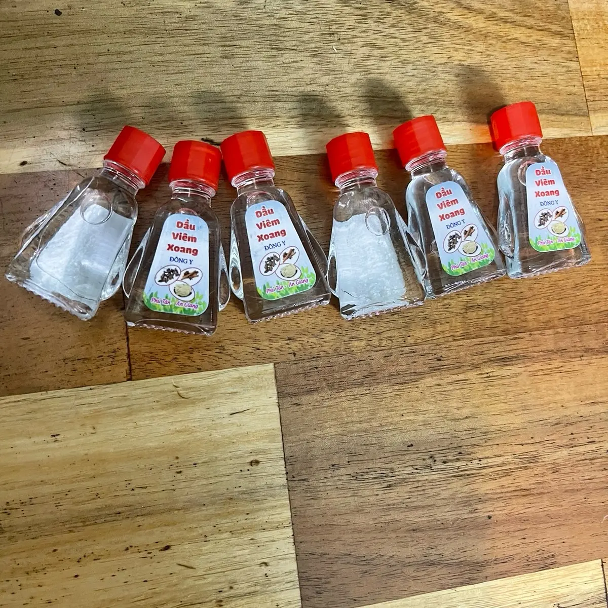 (10 chai trắng nhỏ tặng 1 chai 49k ko rễ) 11 chai dầu 3ml giảm viêm xoang, viêm mũi dị ứng nóng thơm