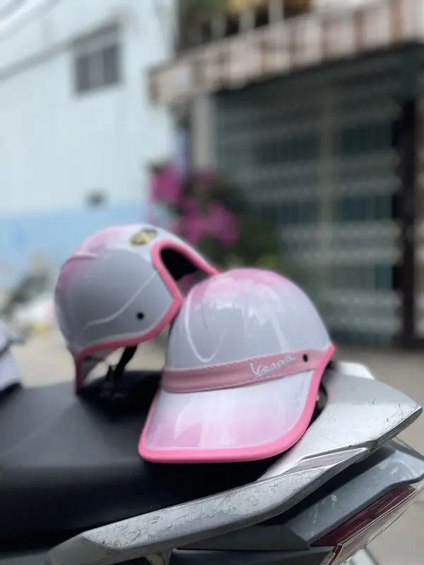 nón kết vespa mix 2 màu  có khoét lổ ở sau 2