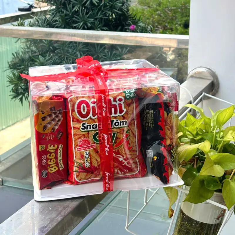 SET QUÀ BÁNH KẸO HỘP MICA MÀU ĐỎ  (Size to 26*26*18) tặng người yêu, bạn bè nhân dịp sinh nhật, giáng sinh, lễ tết, Valentine, lễ tốt nghiệp 1
