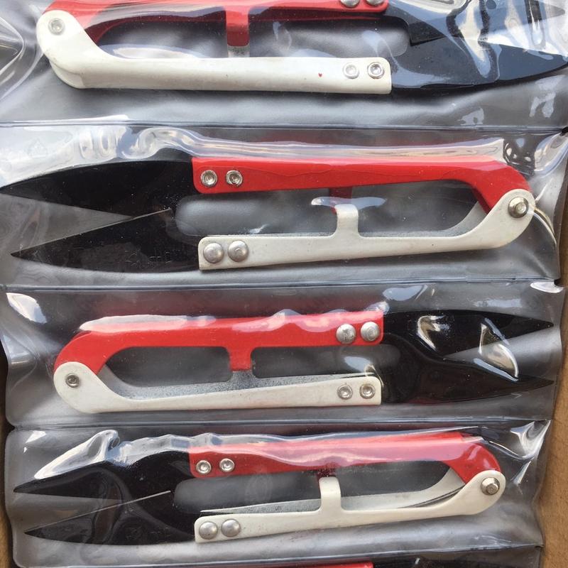 1 vỉ 12 cây kéo bấm chỉ 2 màu ngẫu nhiên