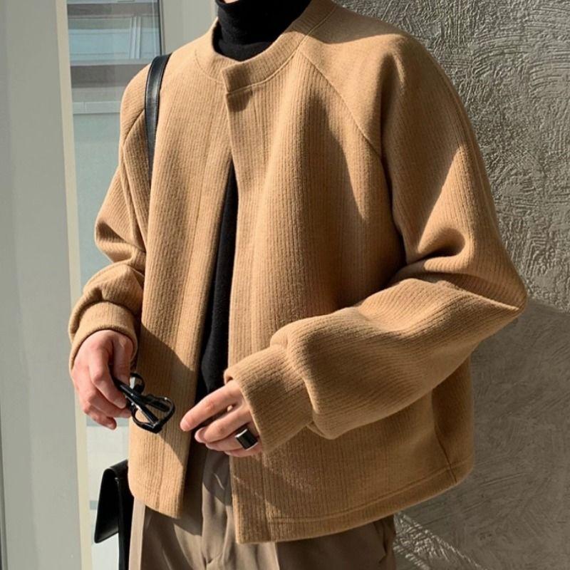 Product Introduction of Áo Khoác Cardigan, Màu Trơn Cổ Tròn, Dành Cho Nam Giới, Thời Trang Hợp Xu hướng Xu Hướng Mới 2024 Mùa Thu Và Mùa Đông, Phong Cách Joker, Dáng Rộng Vừa Vặn, Ngoại Cỡ, Đồ Len 1