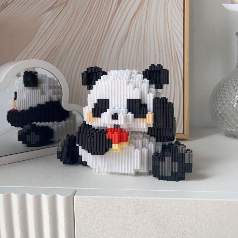Product Introduction of Khối Xây Dựng, Tương Thích Với Lego, Đồ Chơi Lắp Ráp Kết Hợp Gia Đình Gấu Trúc, Thích Hợp Cho Sinh Viên Đại Học, Quà Tặng Ưu Đãi Mùa Đông Giới Hạn, Năm 2025 7