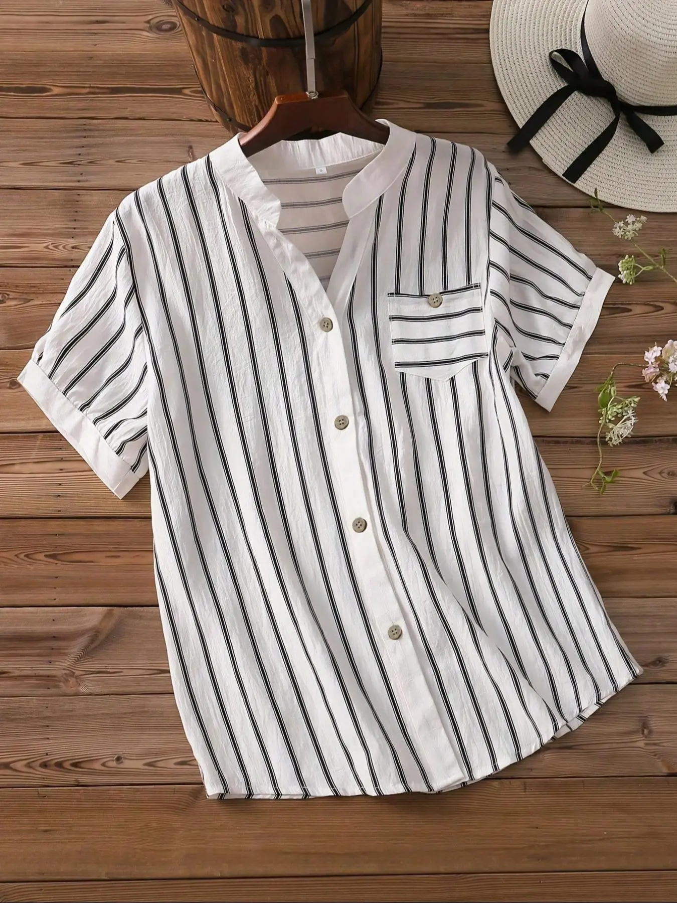 Women's Striped Print Button Front Notched Neck Shirt, Casual Short Sleeve Pocket Top for Summer, Women's Clothing for Daily Wear