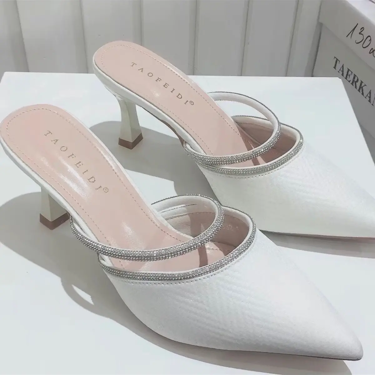 Sục bít mũi nữ, giày cao gót nữ bít mũi phối quai đá ngang gót 6cm và 8cm. Chất vải lụa hàng chuẩn size DéP