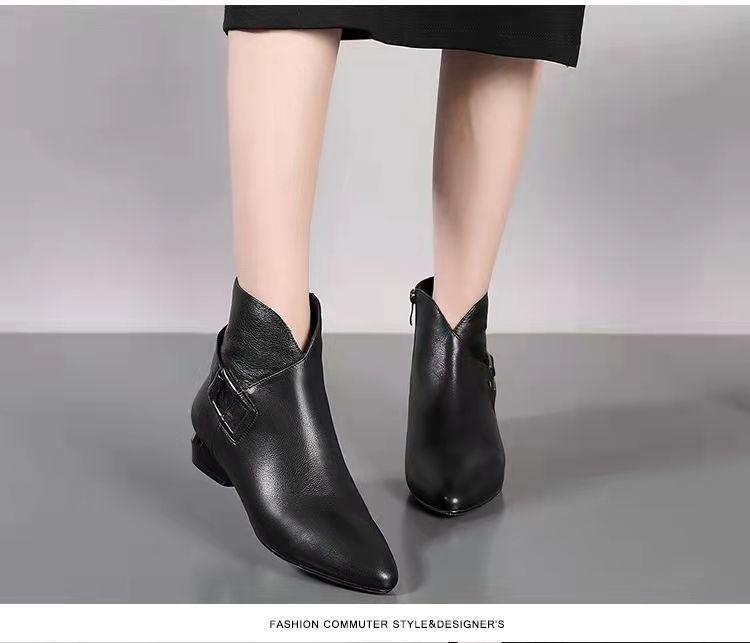 Product Introduction of Bốt Cho Mẹ, Da Thật Mềm Mại, Dành Cho Phụ Nữ Từ 40 Đến 50 Tuổi, Phong Cách Phương Tây Mới, Mũi Nhọn Cao Cấp, Giày Da, Gót Khối, Giày Nữ 5