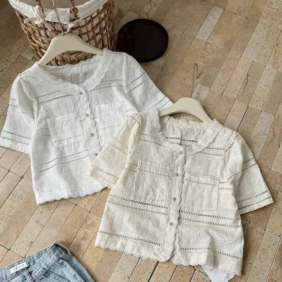 Áo kiểu vải ren form croptop phong cách vintage