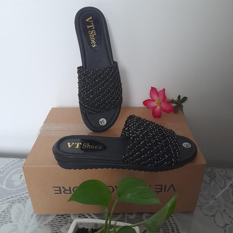 Product Introduction of Dép Nữ Đế Xuồng 3cm. Dép Lưới Nữ Trung niên Mang Êm,Đẹp, Thoáng chân. Dép bản Lưới nữ.  Mã số LB01 7