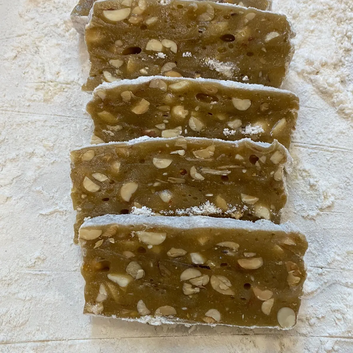 3 VỊ CHÈ LAM MẬT GẤC NẾP {1,5kg}
