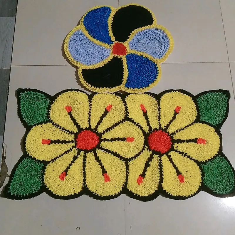 combo 2 thảm dặm chân bao gồm 1 thảm đôi 50cm*95cm và 1 thảm hoa 50cm*50cm màu mẫu ngẫu nhiên 0