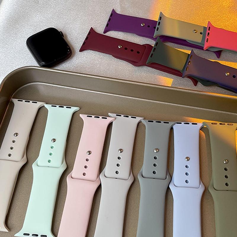 Tali Jam Tangan Soft Sport Silicone Strap for IWatch Apple Watch Ultra 3 2 49mm Series 11 10 9 8 7 6 5 4 SE 3 2 46mm 41mm 45mm 38mm 40mm 42mm 44mm Rubber Band Belt Accessories for Smartwatch I8 S10 S8 S9 Pro Max T900 T800 Ultra 8 MAX 9 PRO S20 T500 Tali Jam Tangan Soft Sport Silicone Strap for IWatch Apple Watch Ultra 3 2 49mm Series 11 10 9 8 7 6 5 4 SE 3 2 46mm 41mm 45mm 38mm 40mm 42mm 44mm Rubber Band Belt Accessories for Smartwatch I8 S10 S8 S9 Pro Max T900 T800 Ultra 8 MAX 9 PRO S20 T500