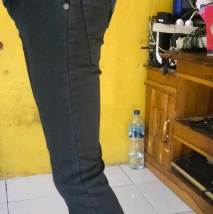 celana panjang pensil melar Pria Jeans Hitam Formal 3