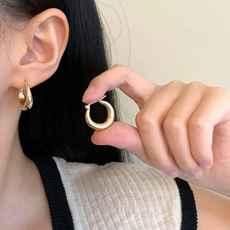 Metal Feeling Resumed Work Simple Bracelet Ear Clip Ear Studs Women's Earrings