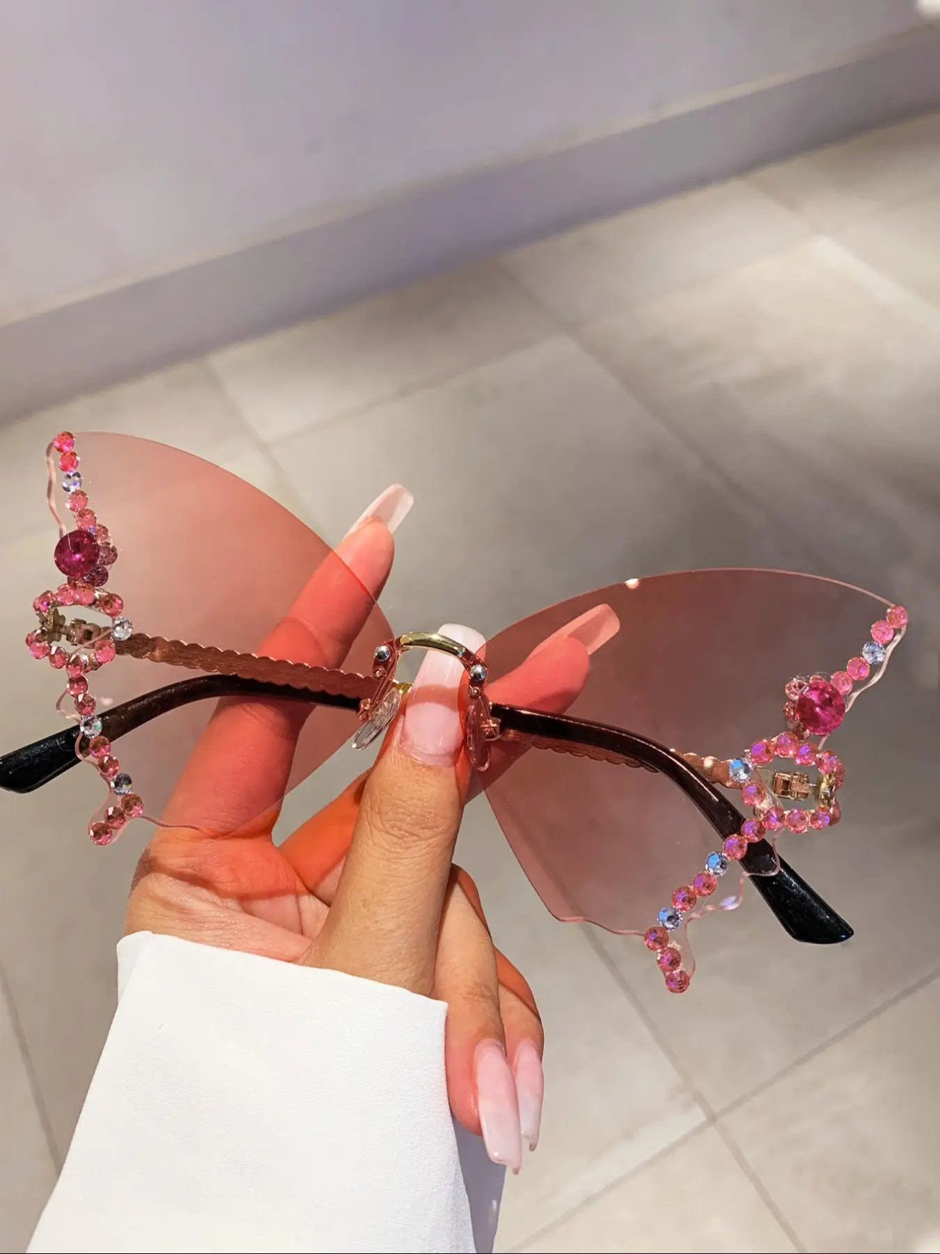 Creative Butterfly Design Frameless Tinted Lenses Sunglasses, Fashionable Rhinestone Decorated Sunglasses for Women & Girls, Outdoor Sports Sunglasses, Travel Accessories