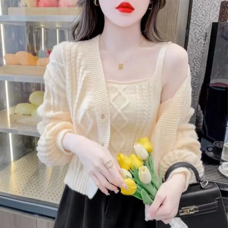 Áo Khoác Cardigan Dệt Kim, Dành Cho Nữ, Bộ Hai Mảnh, Dây Đeo, Phổ Biến, Thiết Kế Mới, Mùa Thu Và Mùa Đông, Đẹp, Có Rỗng Ra Bên Ngoài, Thích Hợp Cho Mùa Thu Và Mùa Đông, Phong Cách Nữ Tính Women Nhung Dài Tay Top