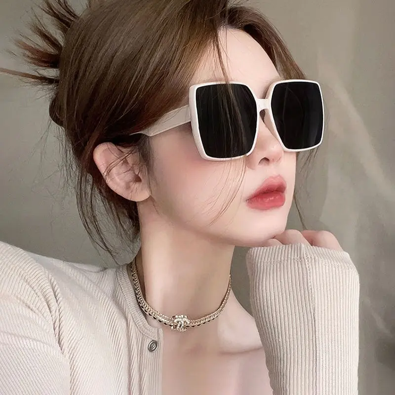 Kính Râm Trắng, Kính Râm Nữ, Cao Cấp, Gọng Lớn, Thích Hợp Cho Khuôn Mặt Vuông Và Tròn, Tròng Kính Phân Cực, Chống Tia Cực Tím, Instafamous, Bộ Sưu Tập 7343 Người kính  lặn  biển  có  ống  thở goggles kính  câu  cá  cao  cấp