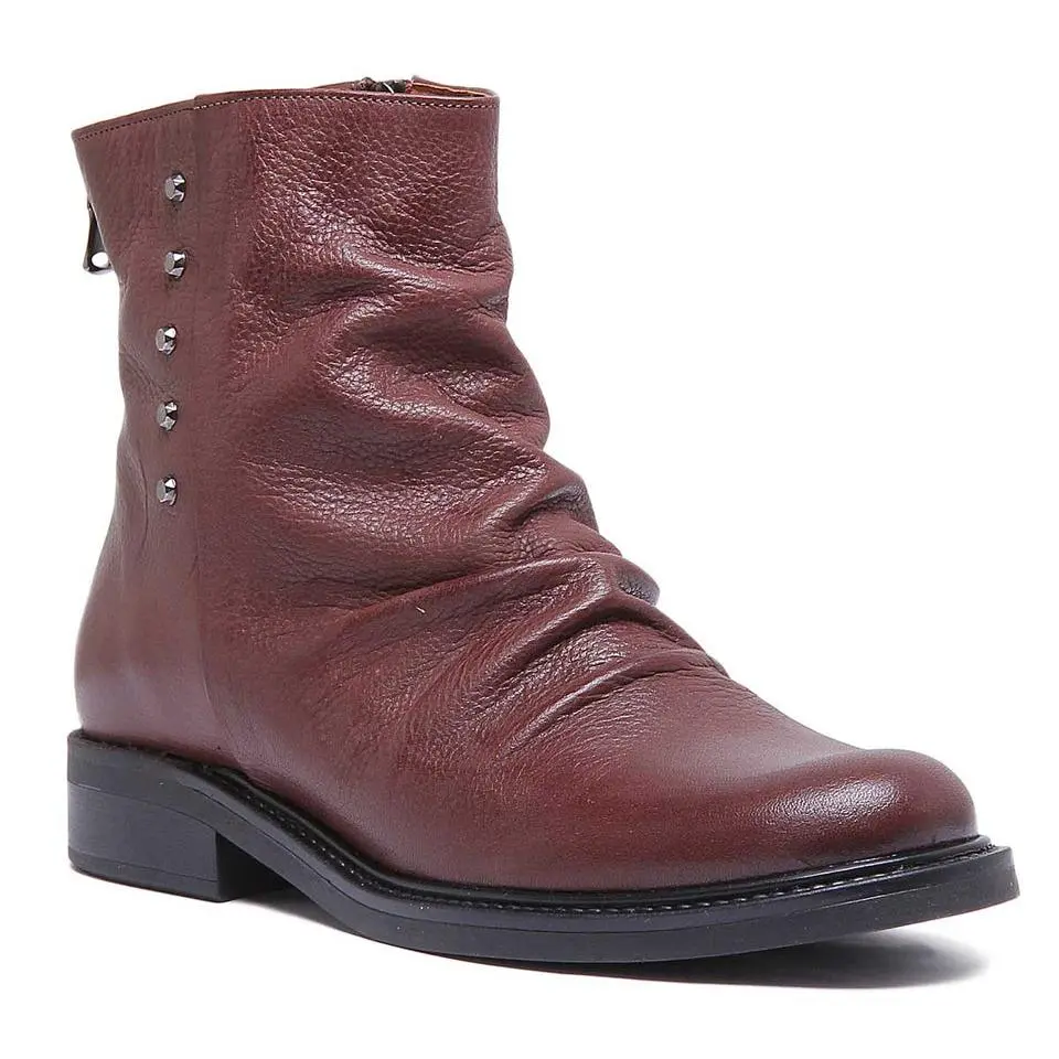 6650 Flat Leather Boot With Zip At the Back In Brown