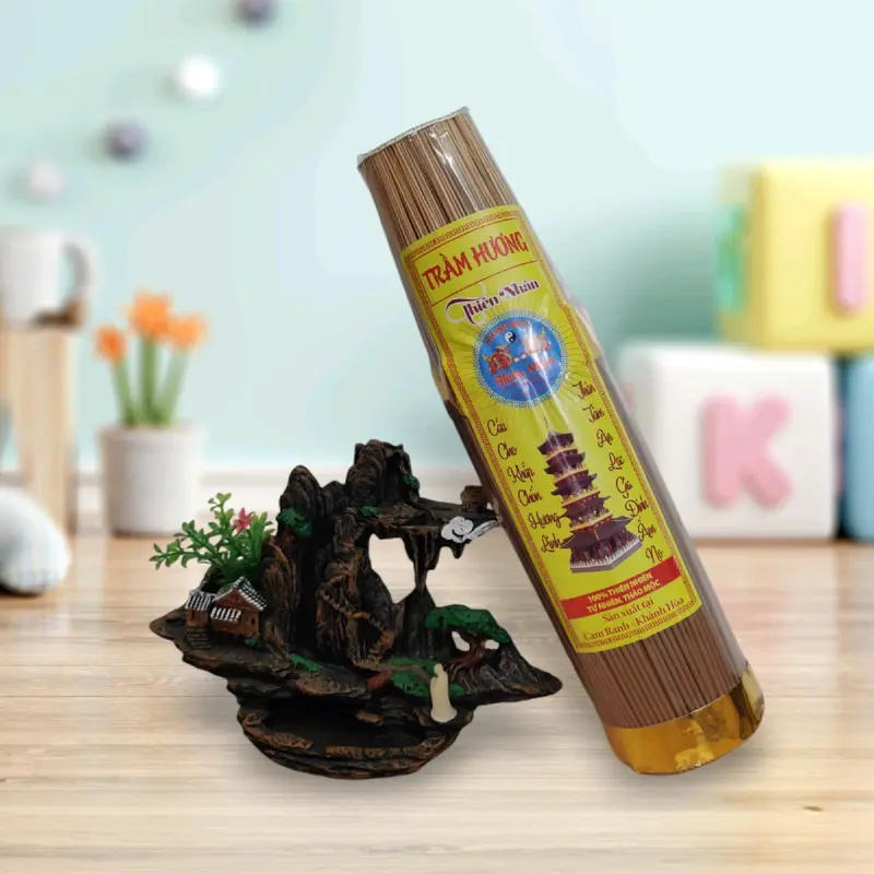 Trầm hương gió bầu, mùi hương thơm nhẹ từ trầm tự nhiên bó 1kg 1