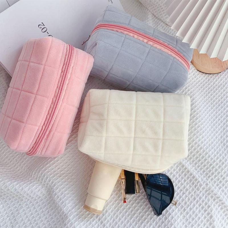 Product Introduction of Beg Kosmetik Perjalanan, Bahan Mewah, Kapasiti Besar, Reka Bentuk Bantal Comel, Sesuai untuk Penyimpanan 19