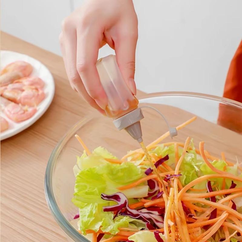Product Introduction of 4PCS Mini Squeeze Bottles Ketchup Condiment Sauce Bottle Honey Mustard Salad Dressing Sauce Bento Container Kitchen Accessories 18