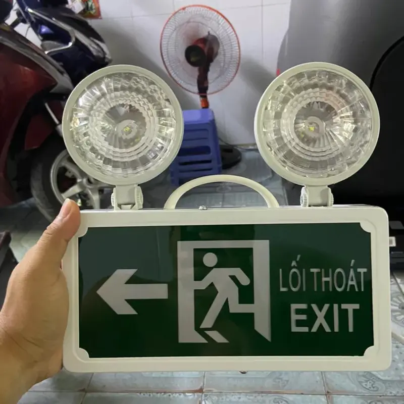 đèn báo lối thoát exit thoát hiểm kèm 2 bóng đèn led tự sáng khi cúp điện 3