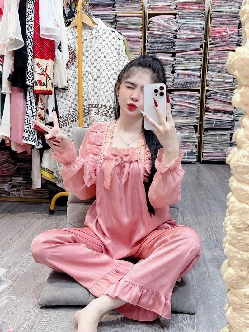 Product Introduction of H55 Pijama Nữ Áo Dài Cổ Vuông Tay Von Tag Nơ Quần Ống Loe Chất Lụa Xước Trơn Bộ Đồ Ngủ Nữ Phù Hợp Mặc Bốn Mùa Size 40-62 KG Ong Voi Loang 14
