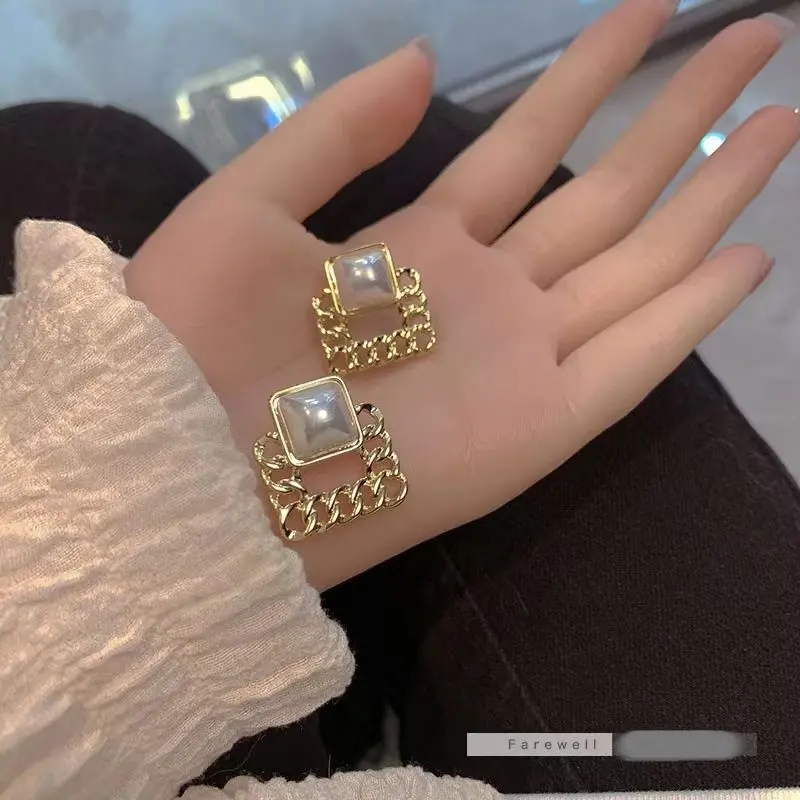 RRN 138 Anting Wanita Tusuk Persegi Hias Women Earrings Korea Aksesoris Fashion 1