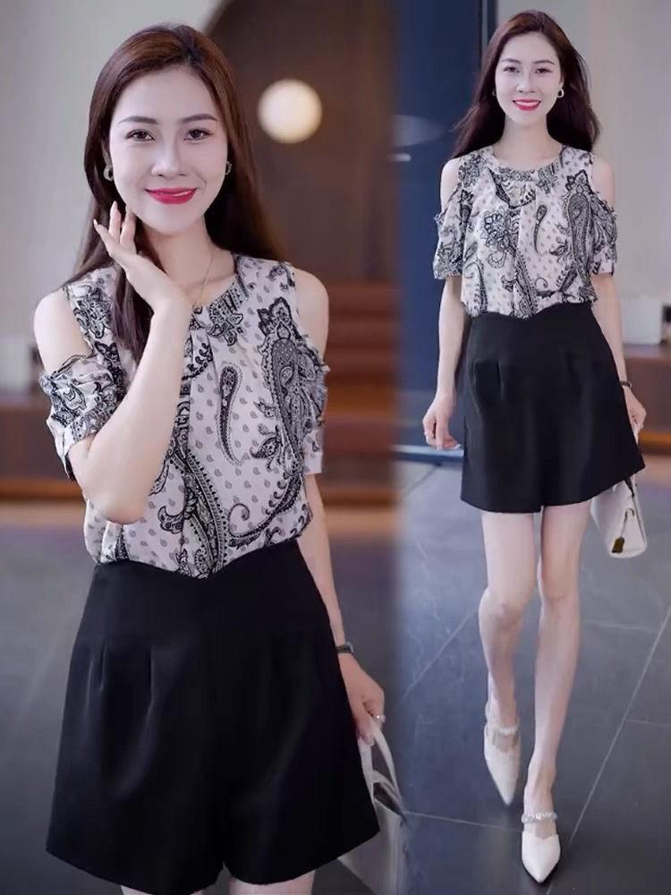 Product Introduction of Áo Voan Hoa, Dành Cho Nữ, Bộ Sưu Tập Mùa Hè 2024, Hàng Mới Về, Thời Trang Và Phong Cách, Áo Trễ Vai, Thanh Lịch, Áo Sơ Mi ngắn Tay Hoang Dã 15