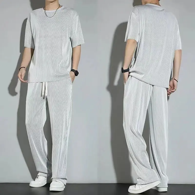 Bộ Đồ Thể Thao Lụa Lạnh Dành Cho Nam Giới, Mỏng Và Thường Ngày, Quần, Áo ngắn Tay Áo, Phong Cách Ins, Nhanh Khô, Bộ Quần Áo Xếp Nếp, Thích Hợp Cho Mùa Hè, Năm 2023, Bán Chạy Tại Cửa Hàng 2