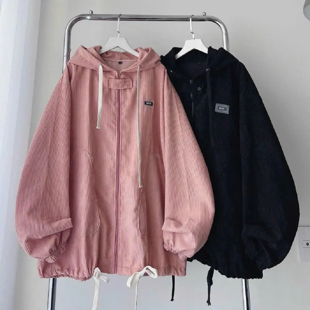 Áo Khoác Sơ Mi Nhung Gân kaki Thêu Chữ WZS Khoá Zip , Dây Rút , Tay Phồng  Có Nón Form Rộng Unisex Hàn Quốc  - BASIC Nam Nữ Menswear Dài Tay Đen Jacket  Chống Nắng Thu Đông