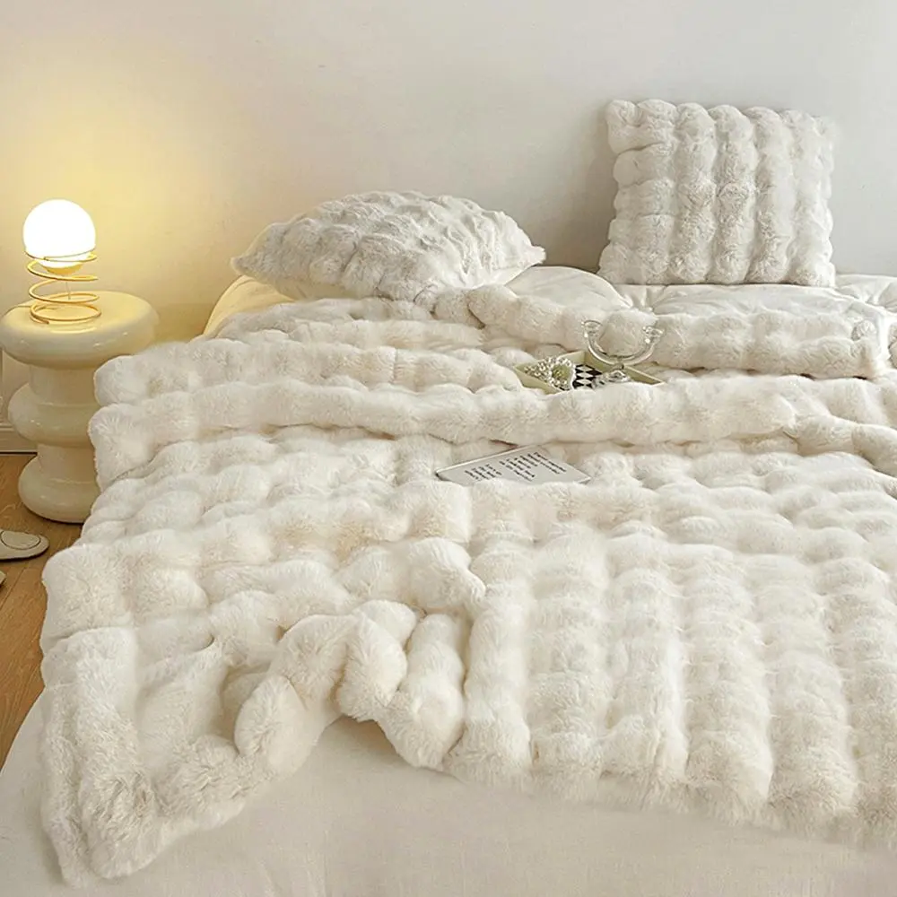 Faux Rabbit Fur Throw Blanket, 1 Count Breathable Comfortable Blanket, Durable Home Decor Soft Cozy Fluffy Warm Bubble Faux Fur Blanket for Bed Sofa Couch, Valentine's Day, gift for her