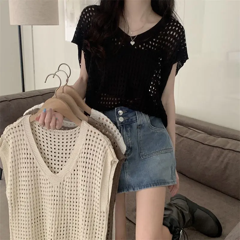 V-Neck Hollow Knit Cardigan for Women, Thin Summer Design, Niche Loose Tank Top, Outerwear Blouse