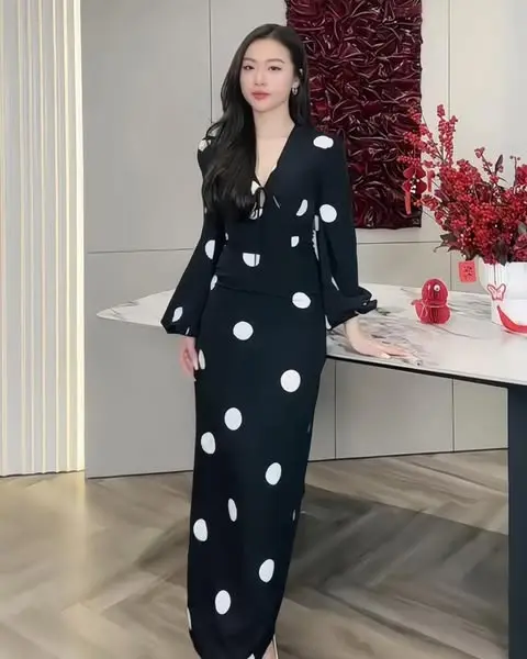 Váy chấm bi to cổ V Esperanza Eclipse Clothing Váy nữ dạo phố lụa