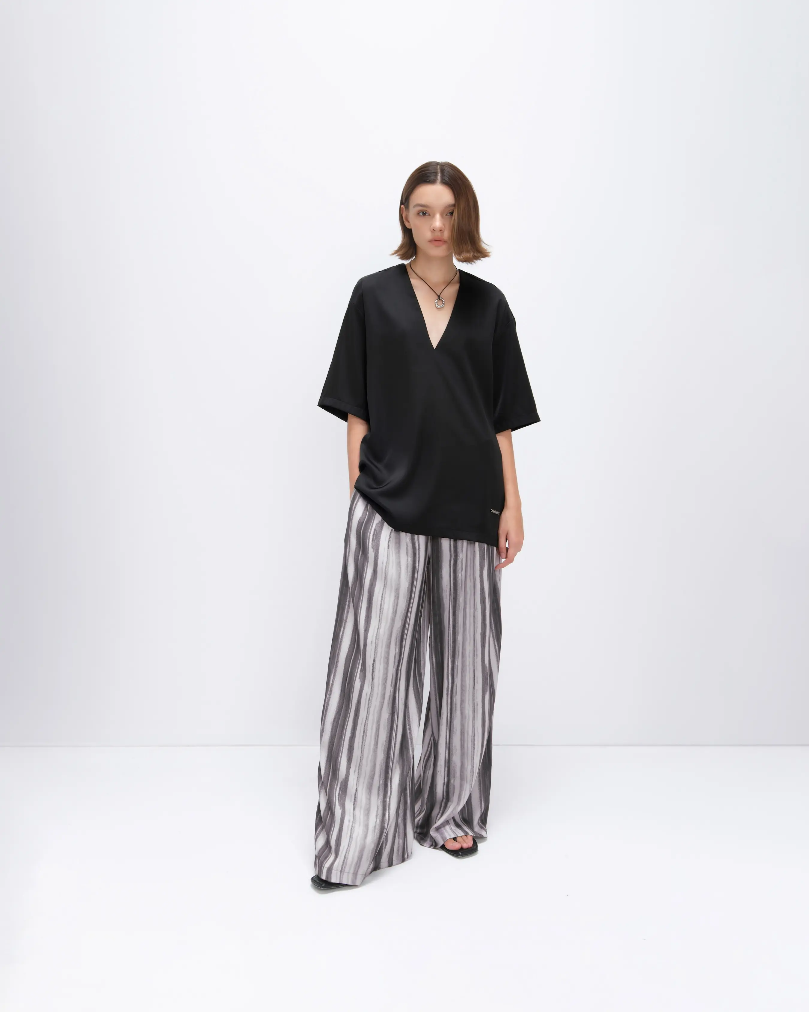 HIGHCHIC - DEMI PANTS - Quần lụa in họa tiết sọc - Kiểu dáng sang trọng - nữ women