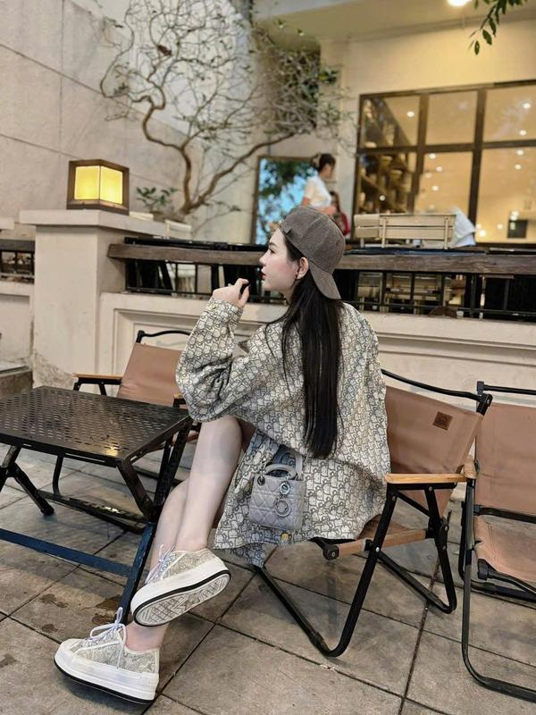 Áo khoác bò hoạ tiết dập nổi DJ.O đẹp mê li siêu dữ dáng 3