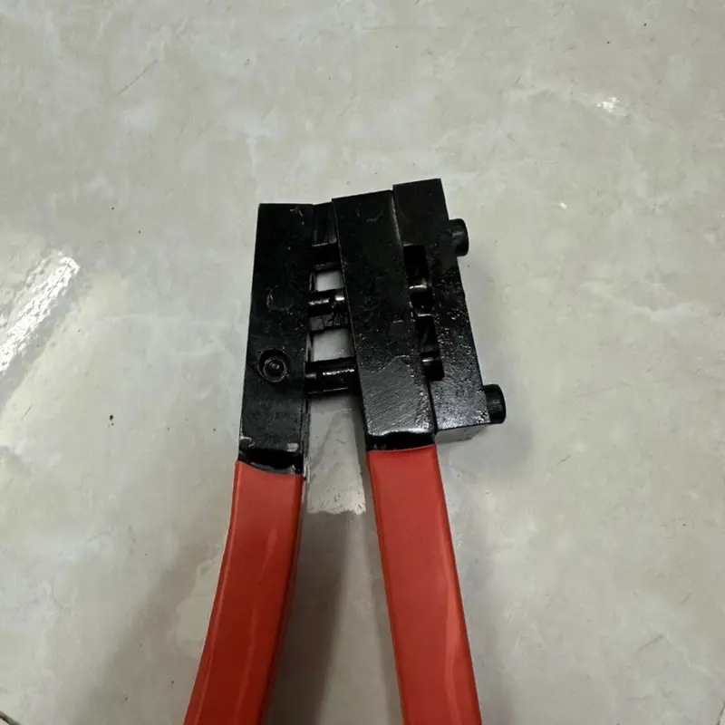 Kìm bấm thanh chuyển động cửa nhôm. Dùng bấm thanh chuyển động lỗ tròn và elip 0