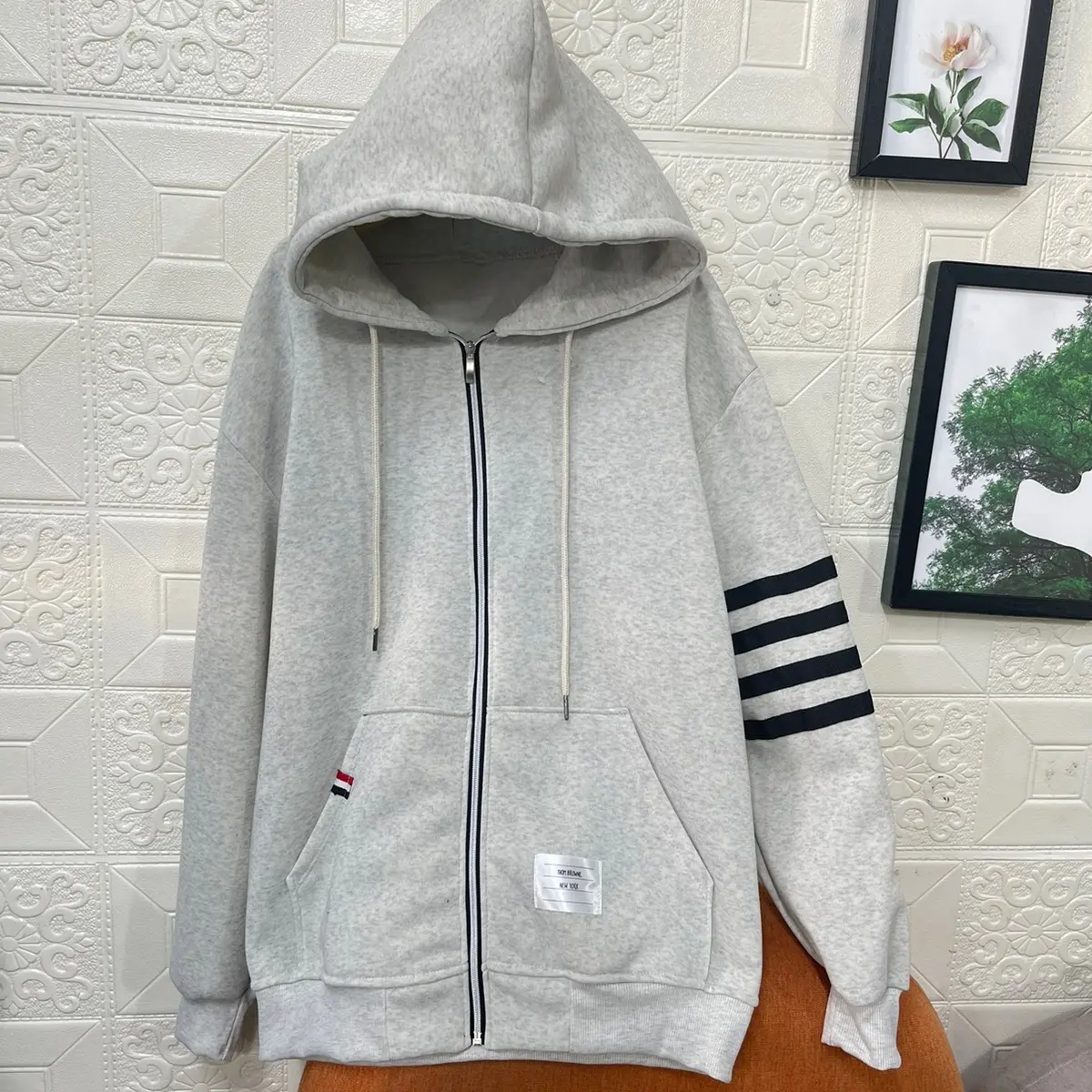 Áo Hoodie zip 4 vạch may  - mũ 2 lớp - vải k mỏng , k dày , mặc ấm Menswear Voi Top Kem
